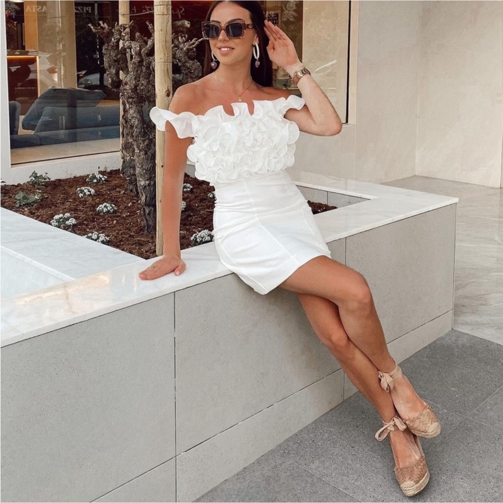 New Zara Pleated Ruffled Mini Dress White Size Large Blogger Favorite NWTS